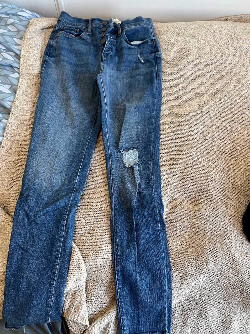 A.n.a Blue High Waisted Capri Jeans